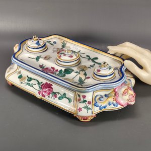 Tintero Antiguo de Cerámica Pintado a Mano con Tapas y Detalles de Rostros - imagen 9