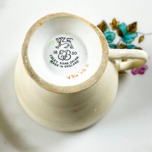 Juego de Pocillos Ingleses y Tetera con Detalles - imagen 4