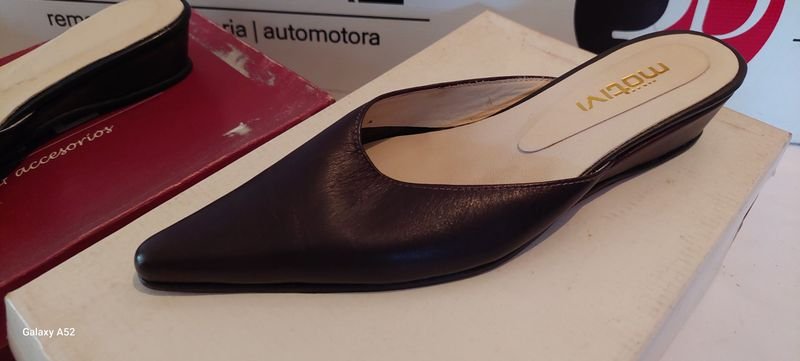 Zapatos de tacón alto en cuero negro - imagen 4