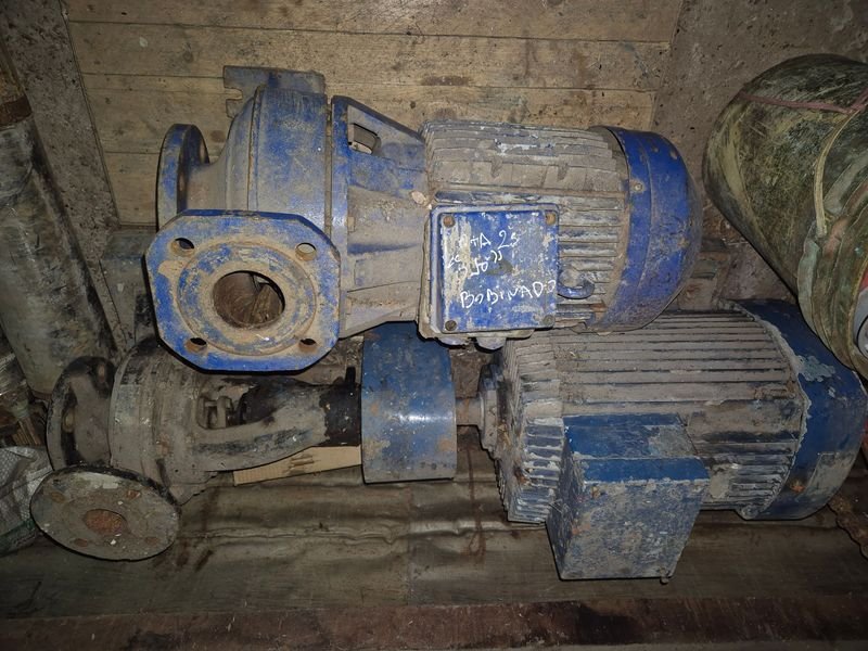 Bombas eléctricas usadas en mal estado - imagen 3