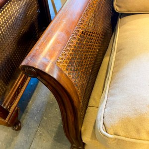 Sofá y Sillón de Madera con Detalles en Caña - imagen 2