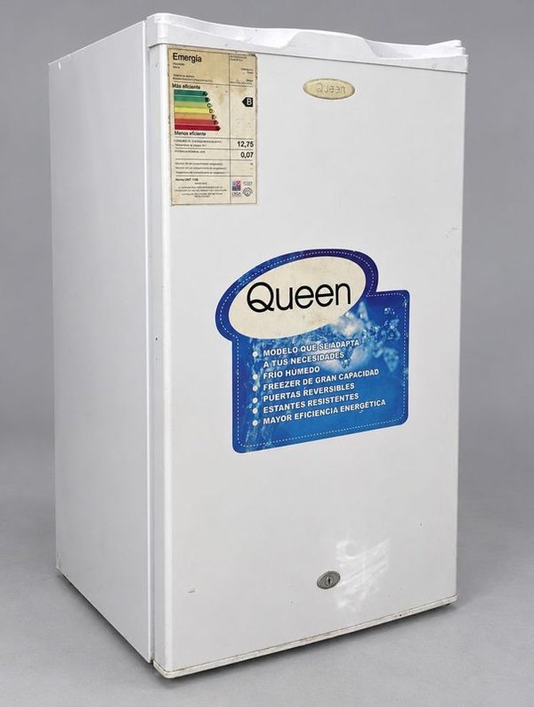 Heladera Queen 96 L con Freezer Superior y Puerta Reversible - imagen 1