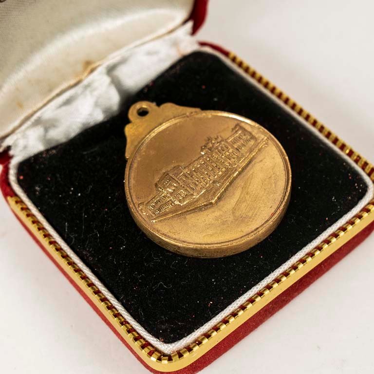 Lote siguiente: Medalla de bronce Comando General del Ejército