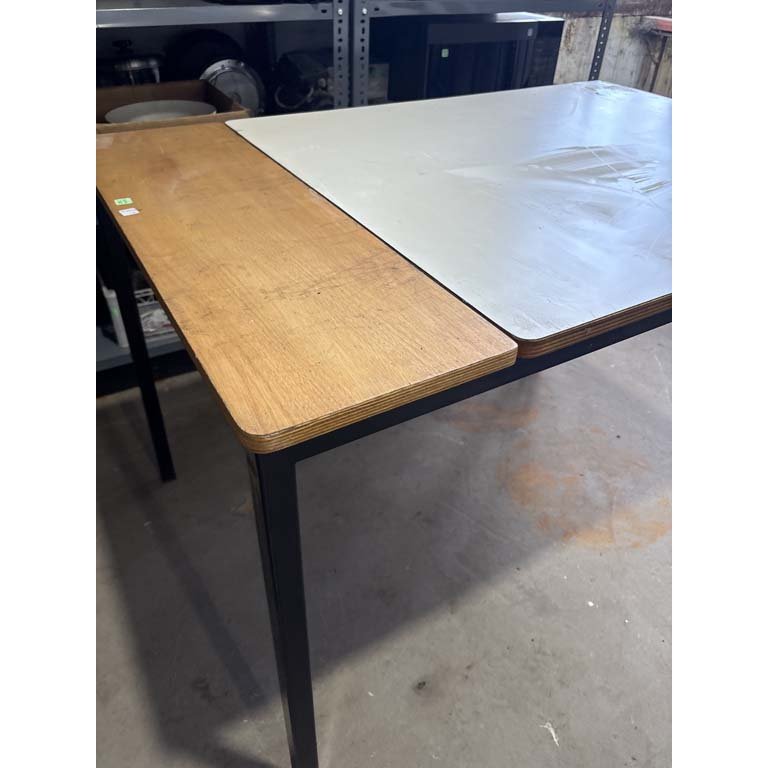 Mesa tapa de compensado base de hierro - Medidas: 120 x 79 x 76cm - imagen 2