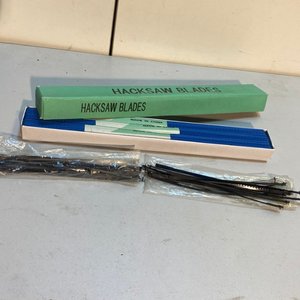 Lote siguiente: 26 Hojas de Sierra para Metales de Varios Tamaños