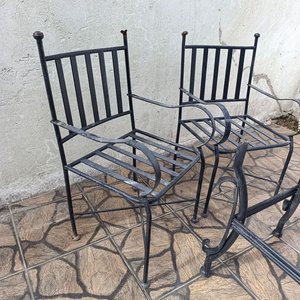 Conjunto de 2 Sillones y Estructura de Mesa de Hierro Negro - imagen 2