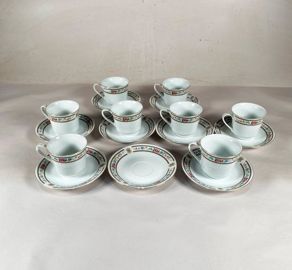 Juego de Té de Porcelana Blanca con Guarda Floral y Borde Dorado - imagen 1