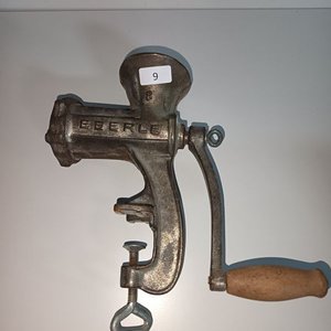 Lote siguiente: Picadora de Carne Manual Eberle N°8 de Hierro Fundido