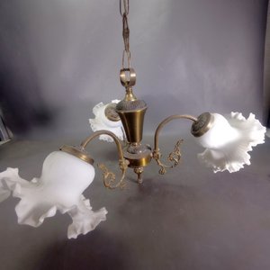 Araña de Bronce con Tres Tulipanes Blancos - imagen 7