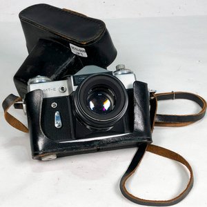 Cámara Fotográfica Zenit-E con Estuche de Cuero Negro - imagen 2