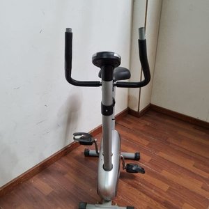 Bicicleta fija de ejercicio Winner con marcador digital - imagen 4