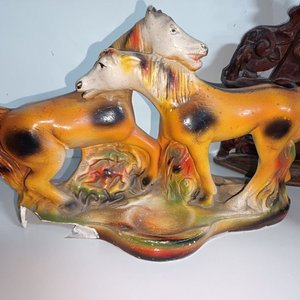 Adorno de Caballos, Velador de Concha y Repisa Decorativa de Madera - imagen 7