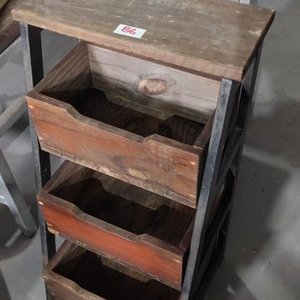Lote anterior: Verdulero de Hierro y Madera con 3 Cajones