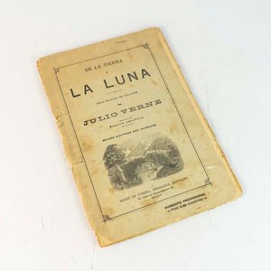 Lote siguiente: De la Tierra a la Luna por Julio Verne: Edición Ilustrada con Grabados