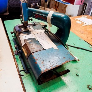 Maquina de coser cuero Starlike, motor monofásico - imagen 1