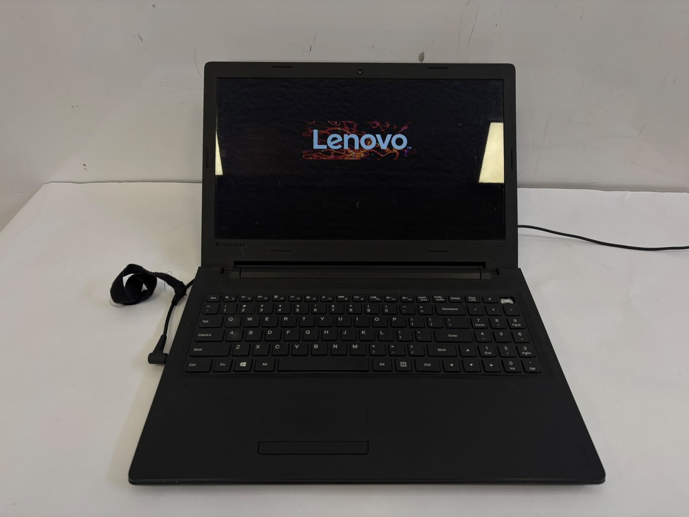 Notebook Lenovo Ideapad 100-15IBD con Cargador