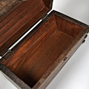 Arcón de Madera y Latas de Colección con Escenas Invernales - imagen 3