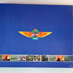 Libro "Fuerza Aérea Uruguaya" con Fotografías Históricas - imagen 4
