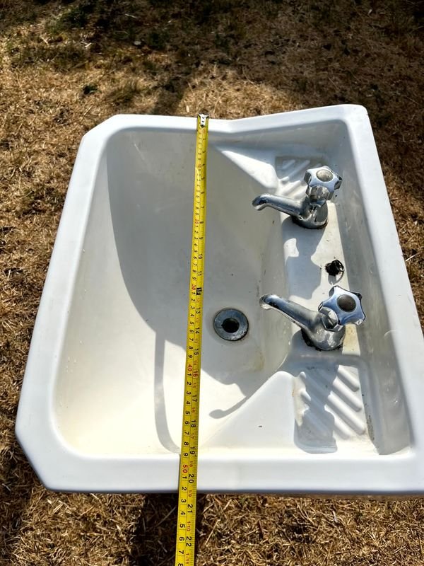 Juego de Baño Olmo de Loza Blanca: Lavatorio con Pedestal – Bidet – Inodoro y Antiguo Bidet de Loza Cisterna de Plástico - imagen 5