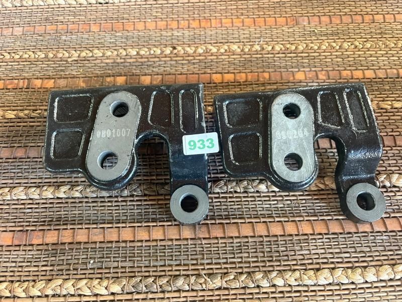 Juego de 2 Soportes Inferiores Geely Originales