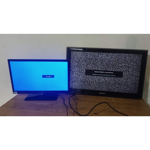Dos Televisores LED Samsung 32" y Futura 24" (sin pie)