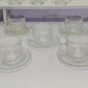 Set de 20 Piezas de Vidrio: 10 Tazas Altas para Café y 5 Tazas de Té con Platitos - imagen 5