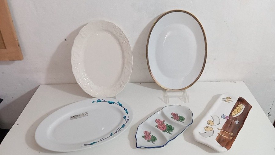 Lote siguiente: Colección de cerámica y loza decorativa