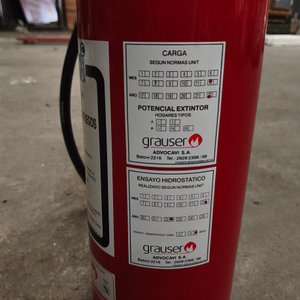 Extintor Portátil Rojo Grauser con Manguera y Manómetro - imagen 3