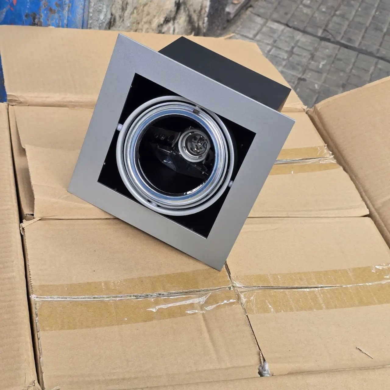 Lote anterior: Lámparas de luz E27 con cajas de embalaje