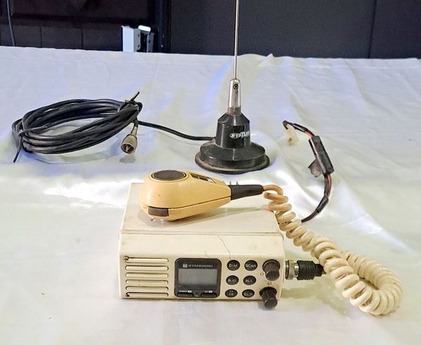 Radio Marina VHF Standard Galaxy en Excelente Condición - imagen 1