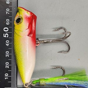 Señuelo de Pesca Popper Verde y Amarillo con 2 Anzuelos Triples - imagen 8