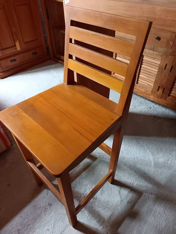 Juego de 2 Butacas de Madera Maciza Marca Fundamento