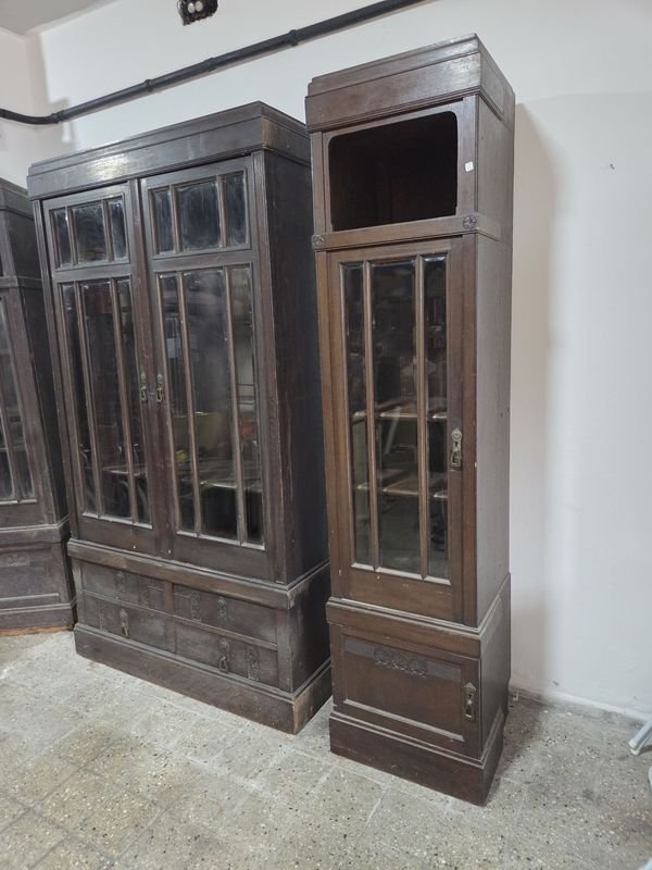 Muebles exhibidores antiguos en Roble Europeo para restaurar - imagen 2