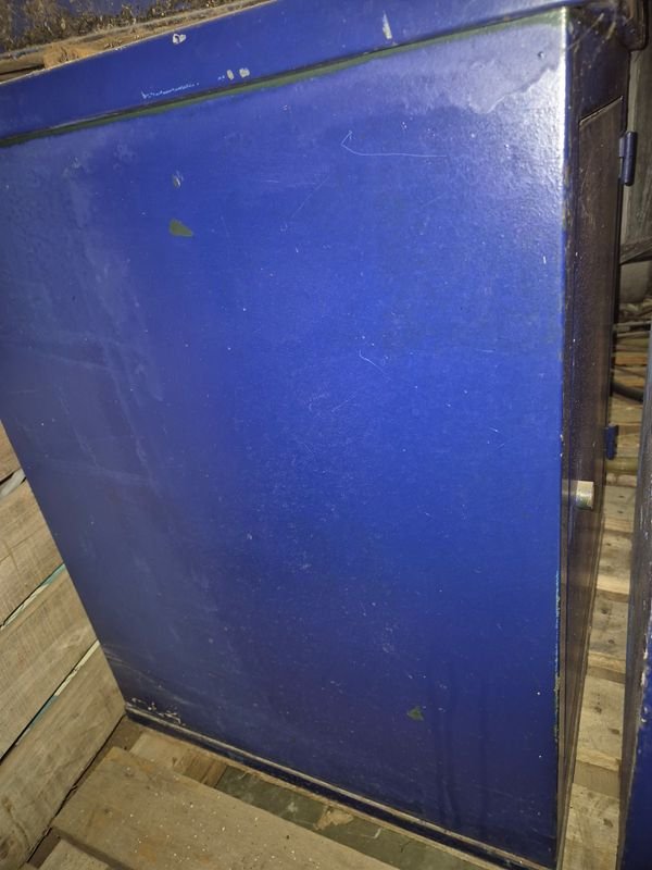 Caja Fuerte Inglesa con Pedestal de Metal - imagen 7
