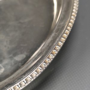 Par de Fuentes Ovaladas y Colador de Té en Metal Plateado - imagen 5