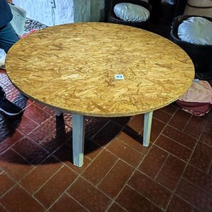 Lote anterior: 12 Mesas Redondas de PVC con Tapa de Madera Contrachapada