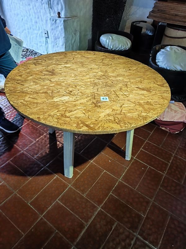 12 Mesas Redondas de PVC con Tapa de Madera Contrachapada