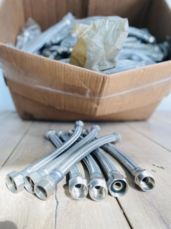 Paquetes de tubos metálicos en caja - imagen 2