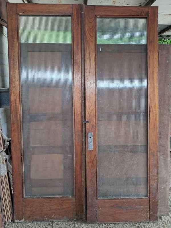 Puertas de madera con vidrio para hogar