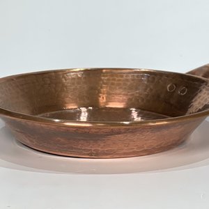 Sartén de Cobre Cincelado con Mango de Madera - imagen 2