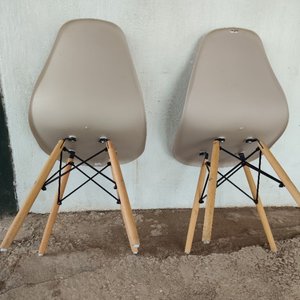 Par de Sillas Estilo Eames Beige - imagen 3
