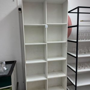 Estantería Vertical Blanca con Reparticiones y Luces - imagen 1