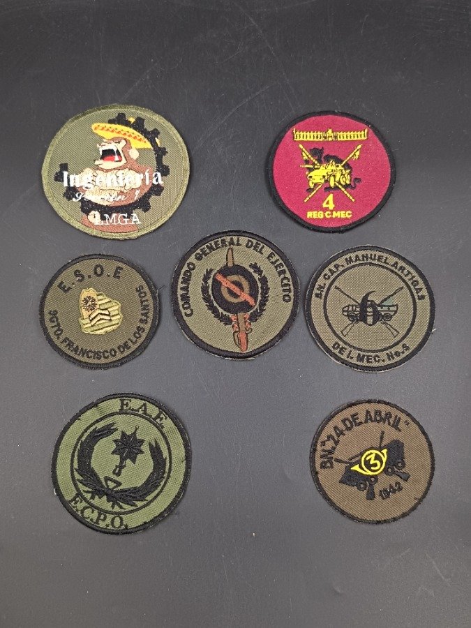 Lote de 7 Parches Bordados del Ejército Uruguayo