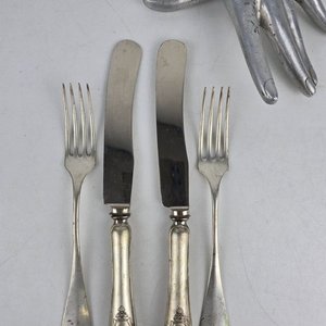 Lote anterior: Par de Cuchillos y Tenedores de Plata 800 con Diseño Clásico