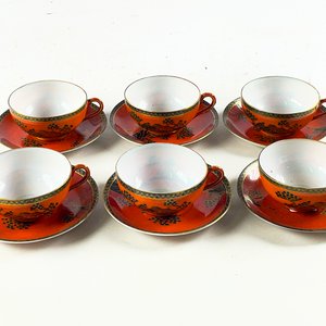 Lote anterior: Seis Tazas de Porcelana Oriental con Platillos Estilo Japonés