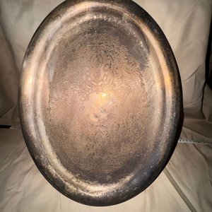 Bandeja Antigua Oval de Metal Plateado con Grabados Florales y Vegetales - imagen 2