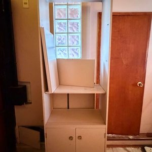 Lote siguiente: Estantería Vertical de MDF Laminado con Puertas y Estantes