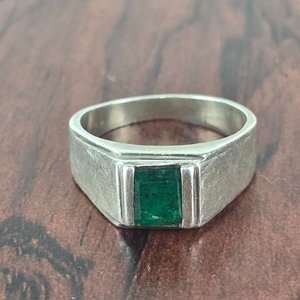 Antiguo Anillo de Plata con Piedra Verde Rectangular - imagen 1