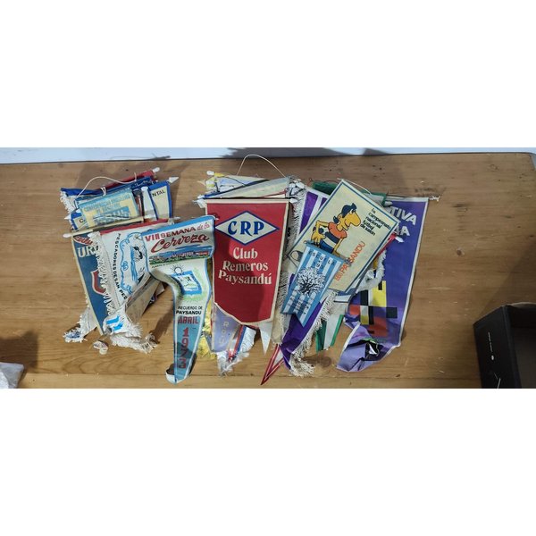 Lote de 50 Banderines Antiguos de Colección Varios