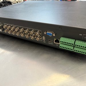 Sistema de Vigilancia DVR 16 Canales con 9 Cámaras, Monitor y Rack - imagen 3